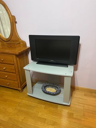 Mueble TV madera y plástico