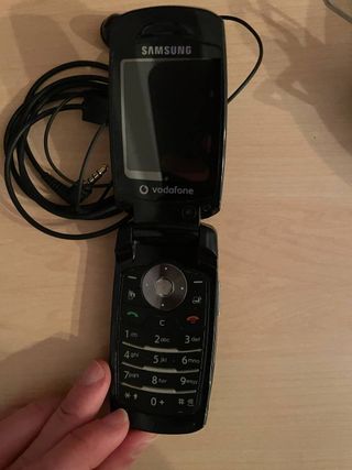 Samsung Móvil Antiguo de Tapa Negro Vodafone
