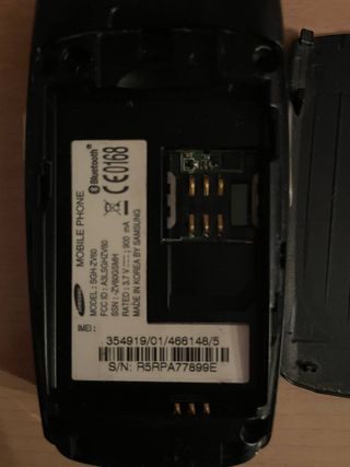 Samsung Móvil Antiguo de Tapa Negro Vodafone