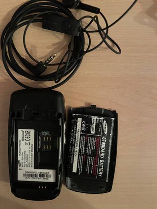 Samsung Móvil Antiguo de Tapa Negro Vodafone