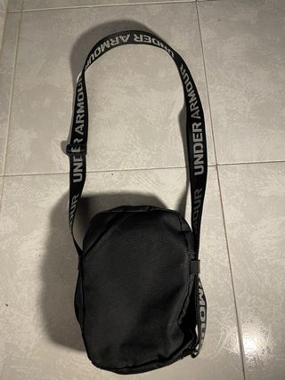 Riñonera Under Armour Negra