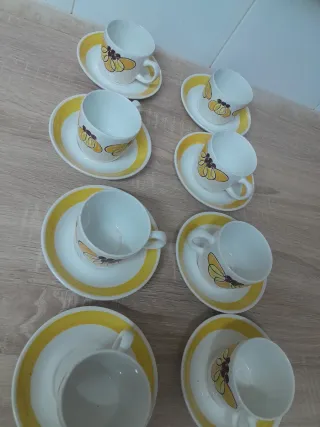 Set di 8 piatti in ceramica con fiore