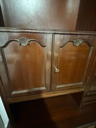 Mueble salón madera vitrina antiguo