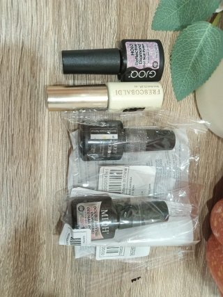 4 Esmaltes Gel Brillo Diamantes Negro brillante y