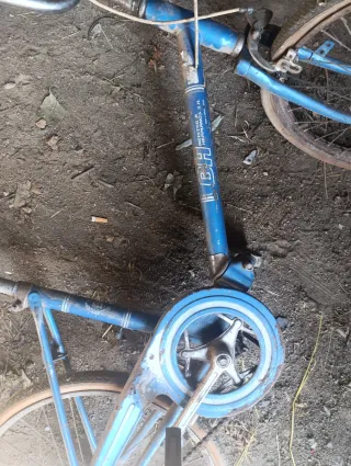 Bicicleta BH azul
