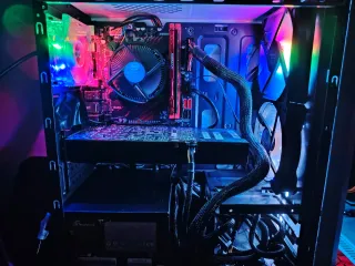 PC Gaming i5 con luces LED