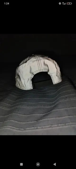 Gorra reflectante gris