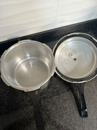 Olla a presión metálica