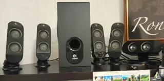 Altavoces Logitech Negros