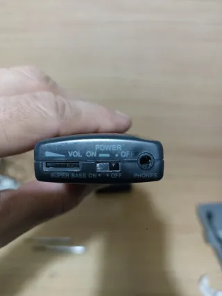 Radio Aiwa CR-A05 FM/AM Stereo Super Bass