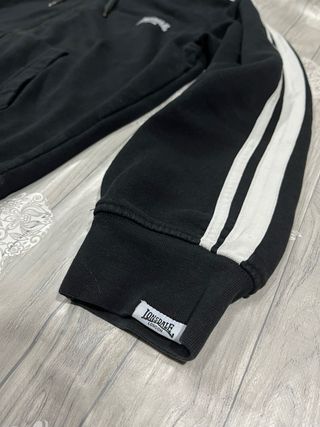 Sudadera Lonsdale Negra con Rayas