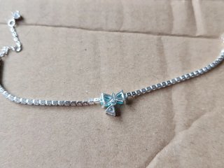 Pulsera Pandora con lazo y circonitas azules