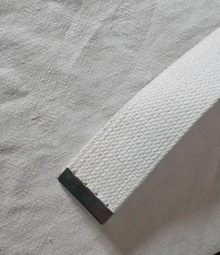 Cintura bianca con fibbia strass