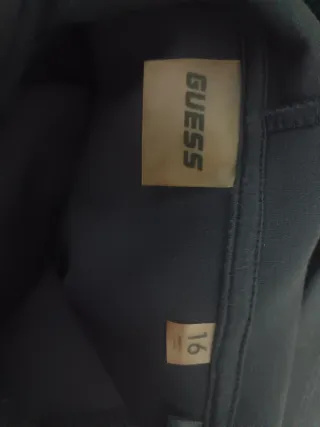 Vestido Sudadera Guess Negro.