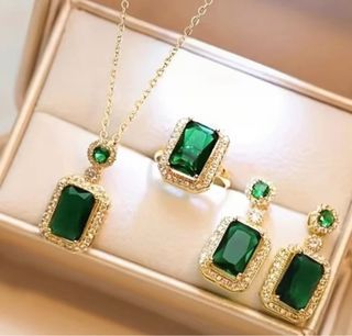 Conjunto Joyas Oro y Esmeralda