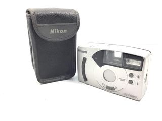camara compacta 35mm nikon ef400sv