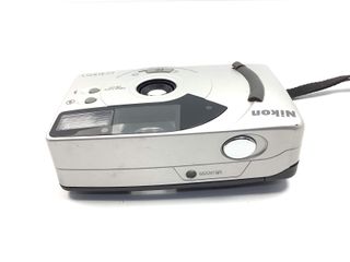 camara compacta 35mm nikon ef400sv