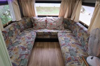 Caravana Hobby 400C