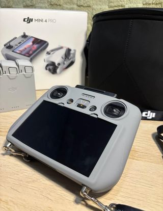 Combo DJI Mini 4 Pro