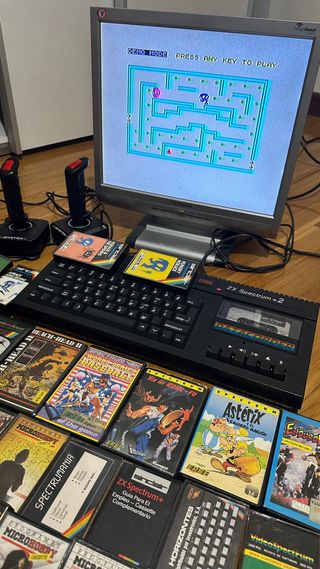 ZX Spectrum+2, 41 juegos, 2 joysticks +tv hyundai