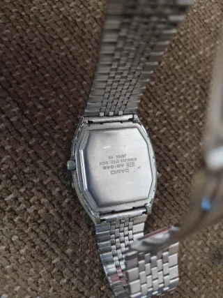 Reloj Casio Quartz Plata y Blanco