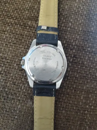 Reloj Casio Negro y Dorado