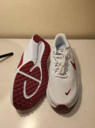 Sapatilhas Nike Brancas e Vermelhas Tam 42.5