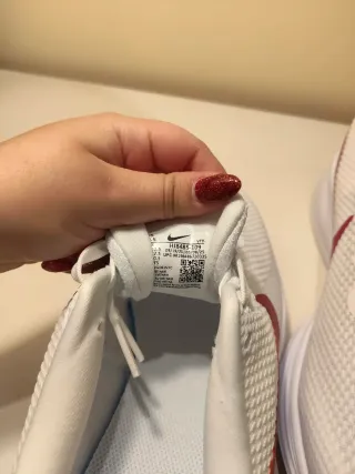 Sapatilhas Nike Brancas e Vermelhas Tam 42.5