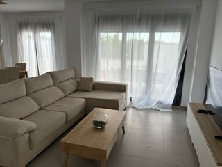 Tavolo da salotto in legno in perfette condizioni