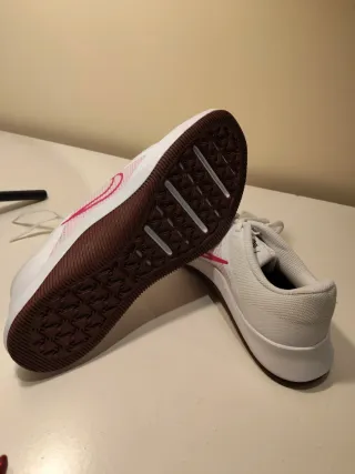 Sapatilhas Nike Brancas e Rosa Tam 40