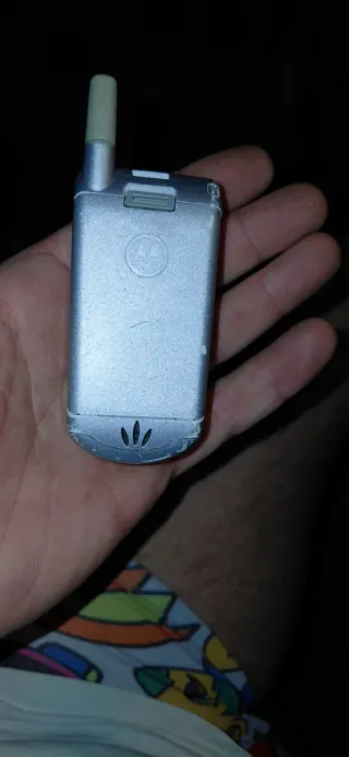 Motorola V150 Plata funciona perfectamente