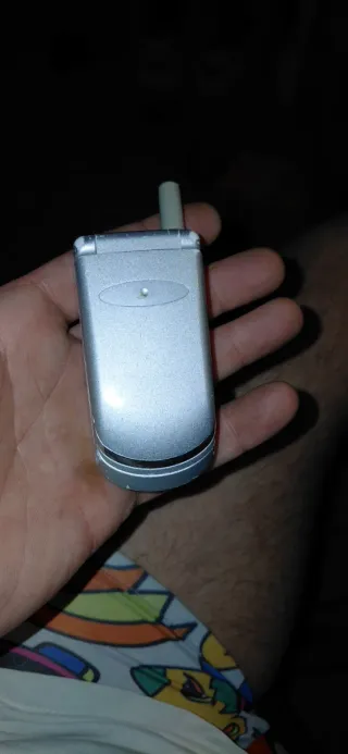 Motorola V150 Plata funciona perfectamente