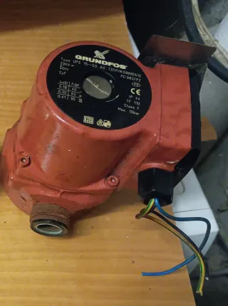 Bomba Grundfos UPS 15-50