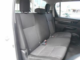 TOYOTA HILUX 2.4 D-4D 150 CV 5 PLAZAS DOBLE CABINA