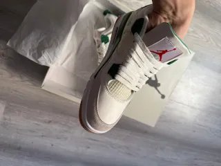Jordan 4 Pine Green