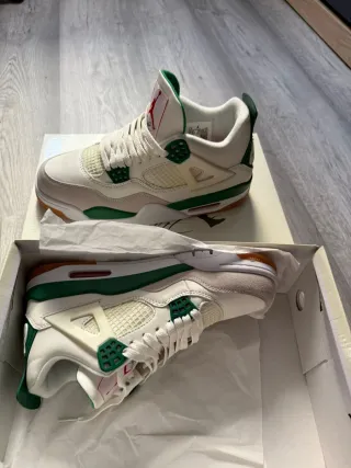 Jordan 4 Pine Green