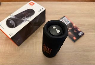 Altavoz JBL Flip 6 Negro y Naranja