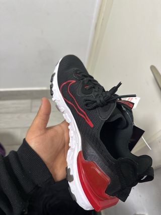 Nike D/MS/X Negro/Rojo