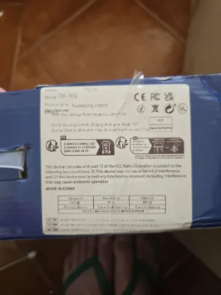 Robô aspirador branco