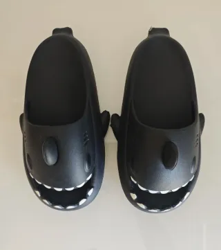 Chanclas Tiburón Negras