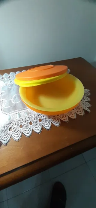2 Contenitori Tupperware Arancione e Giallo