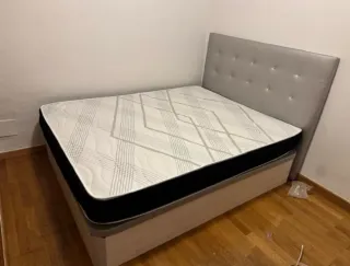 Canapé abatible madera beige y blanco