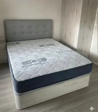Canapé abatible madera beige y blanco