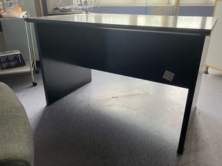 Elegante mesa escritorio madera negra