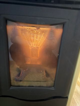 Stufa a pellet color crema