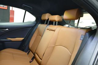 LEXUS UX 2.0 250h Premium