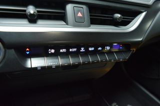 LEXUS UX 2.0 250h Premium