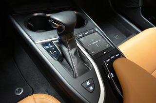 LEXUS UX 2.0 250h Premium