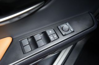 LEXUS UX 2.0 250h Premium