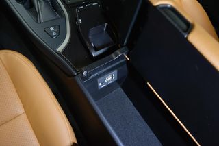 LEXUS UX 2.0 250h Premium